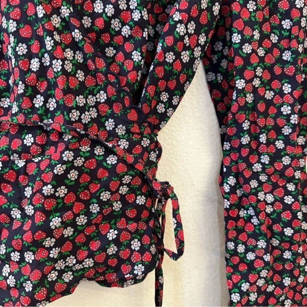 & Other Stories Red Strawberry Floral Printed Long Sleeve Wrap Blouse Size 0 - Picture 4 of 10